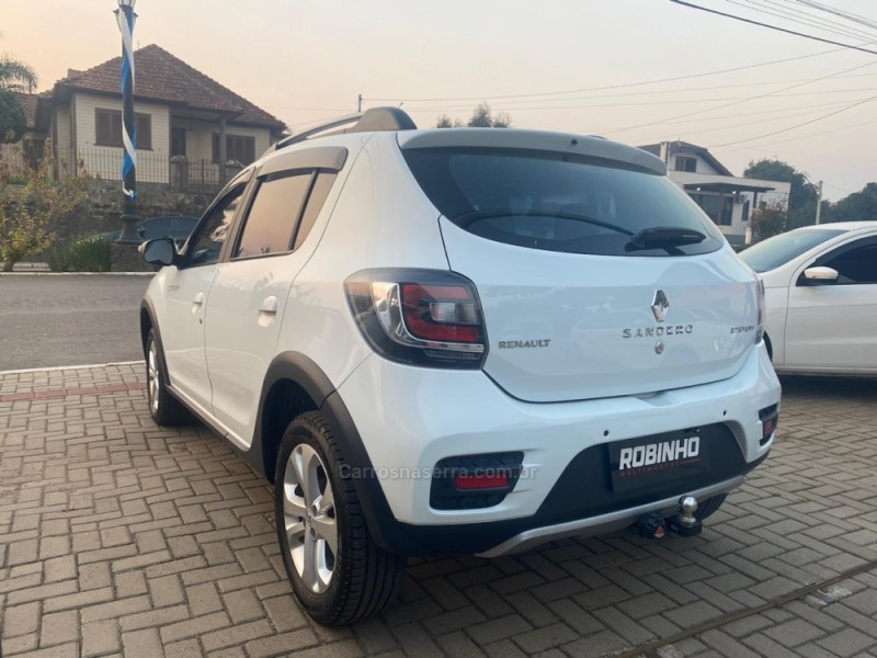 SANDERO 1.6 STEPWAY 16V FLEX 4P MANUAL - 2016 - CAMBARá DO SUL