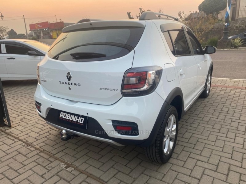 SANDERO 1.6 STEPWAY 16V FLEX 4P MANUAL - 2016 - CAMBARá DO SUL