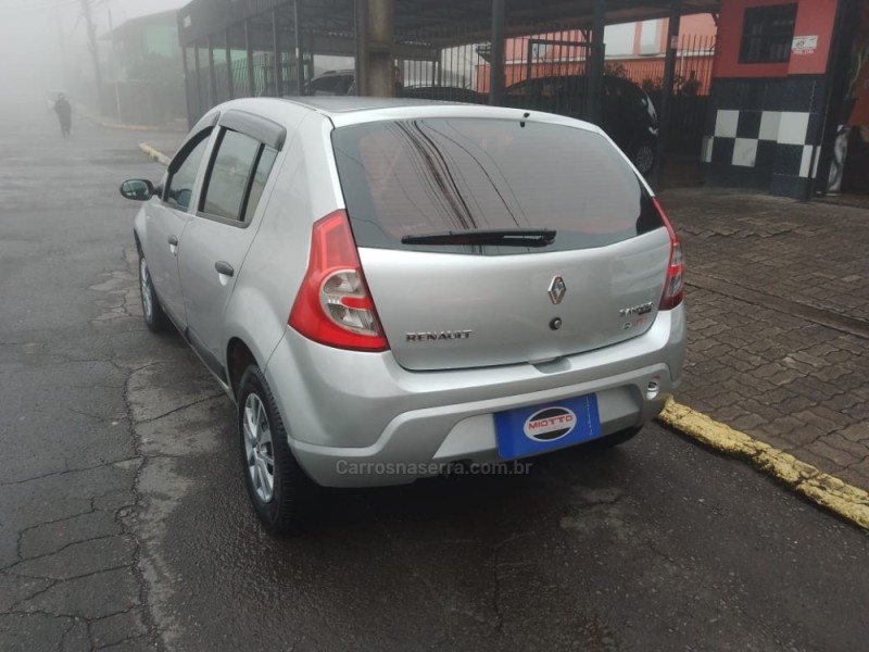 SANDERO 1.0 EXPRESSION 16V FLEX 4P MANUAL - 2009 - CAXIAS DO SUL