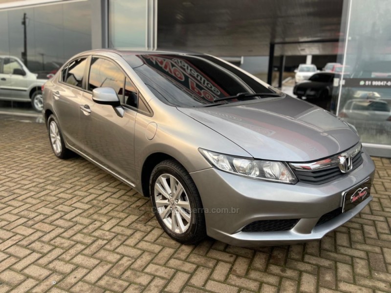 CIVIC 1.8 LXS 16V GASOLINA 4P AUTOMÁTICO - 2014 - PAROBé