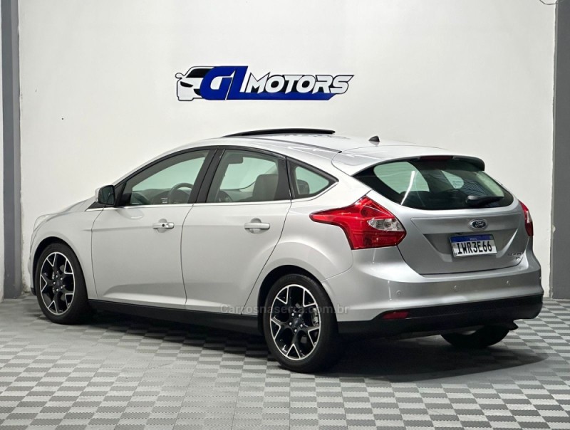 FOCUS 2.0 TITANIUM PLUS HATCH 16V FLEX 4P AUTO - 2015 - NOVO HAMBURGO