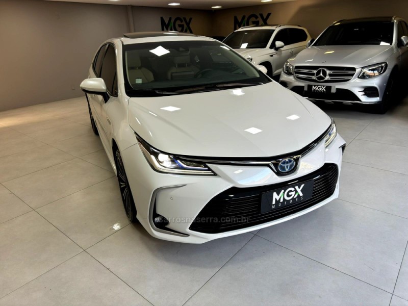 COROLLA 1.8 ALTIS PREMIUM 16V HÍBRIDO 4P AUTOMÁTICO - 2023 - PORTO ALEGRE