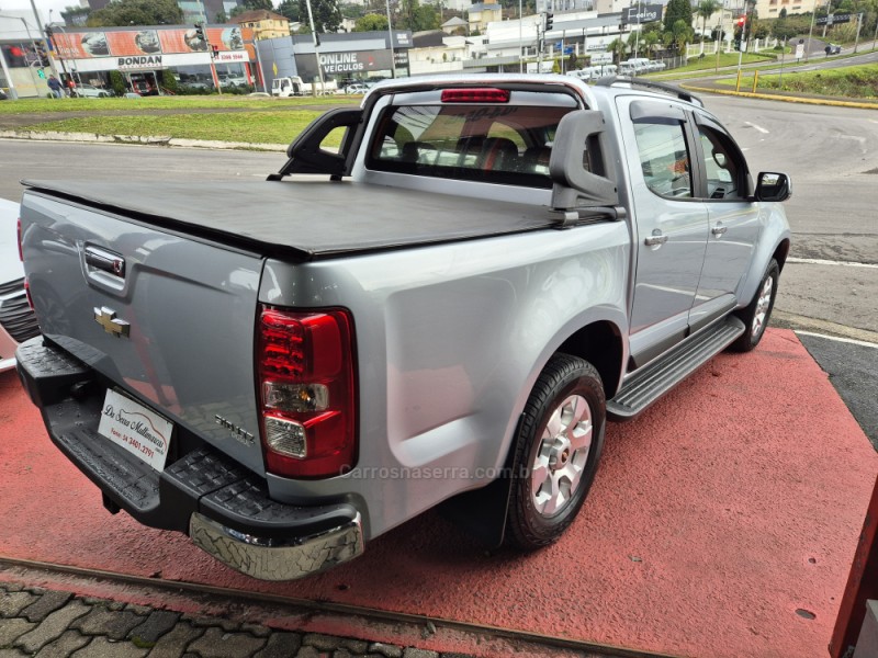 S10 2.4 LTZ 4X2 CD 8V FLEX 4P MANUAL - 2013 - FARROUPILHA