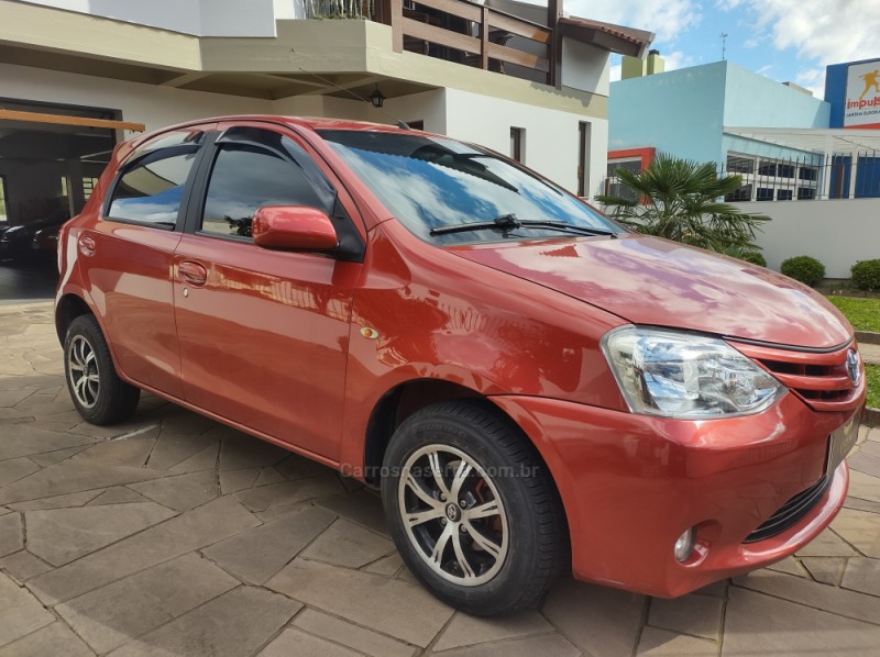 ETIOS 1.3 XS 16V FLEX 4P MANUAL - 2013 - CAXIAS DO SUL