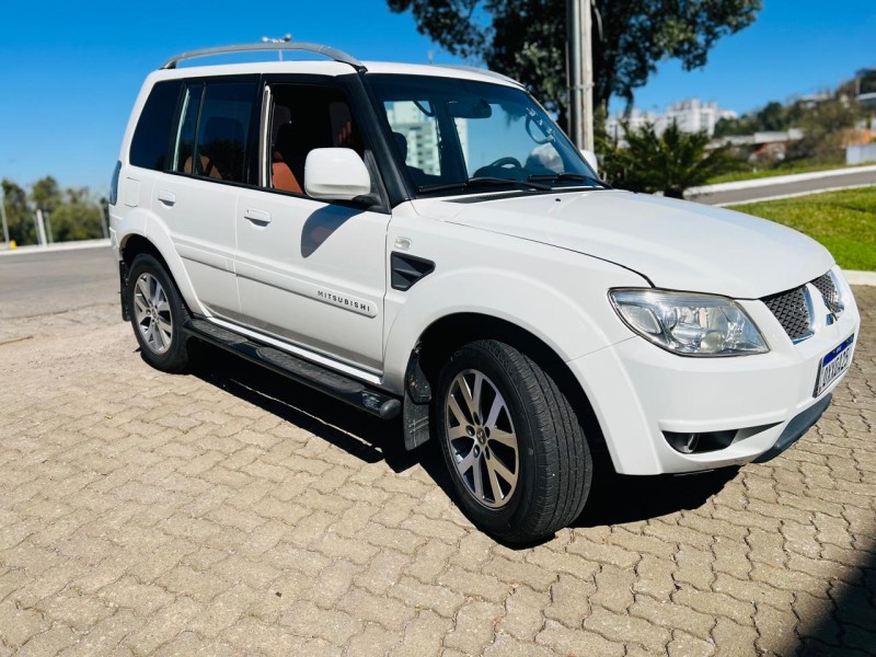 PAJERO TR4 2.0 4X2 16V 140CV FLEX 4P AUTOMÁTICO - 2015 - BENTO GONçALVES