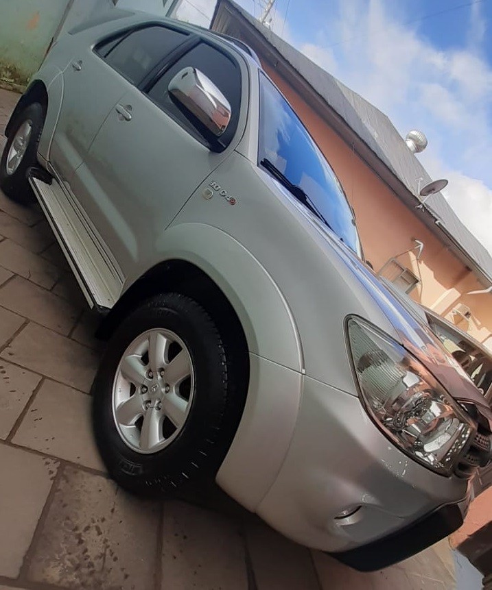 HILUX SW4 3.0 SRV 4X4 7 LUGARES 16V TURBO INTERCOOLER DIESEL 4P AUTOMÁTICO - 2011 - FLORES DA CUNHA