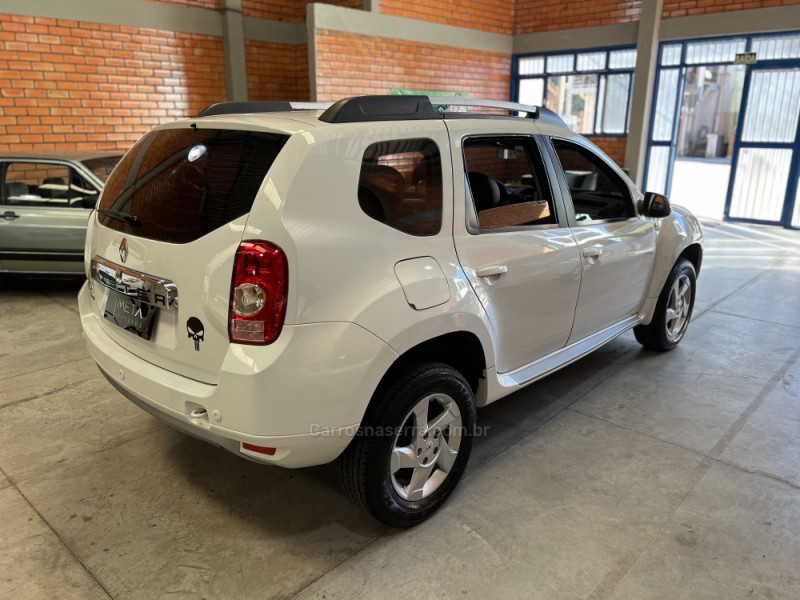 DUSTER 1.6 DYNAMIQUE 4X2 16V FLEX 4P MANUAL - 2014 - BENTO GONçALVES