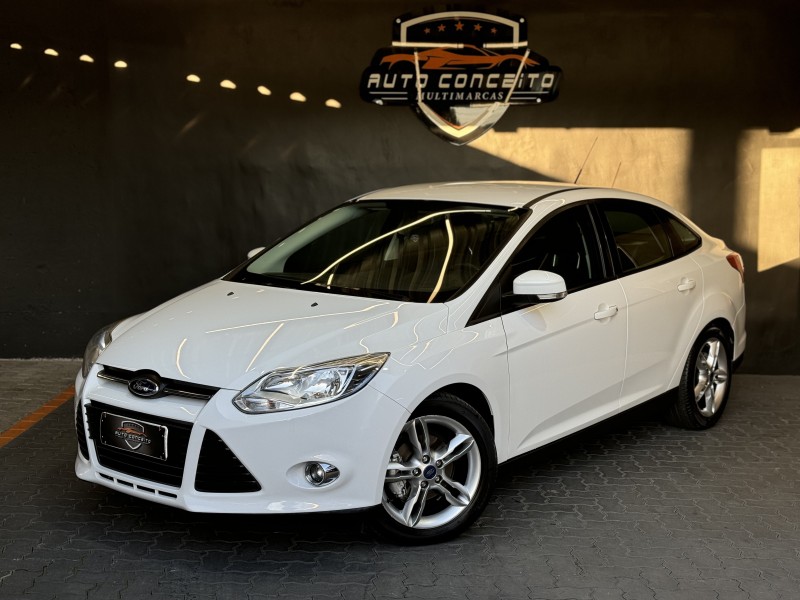 FOCUS 2.0 SE SEDAN 16V FLEX 4P AUTOMÁTICO - 2015 - CAXIAS DO SUL