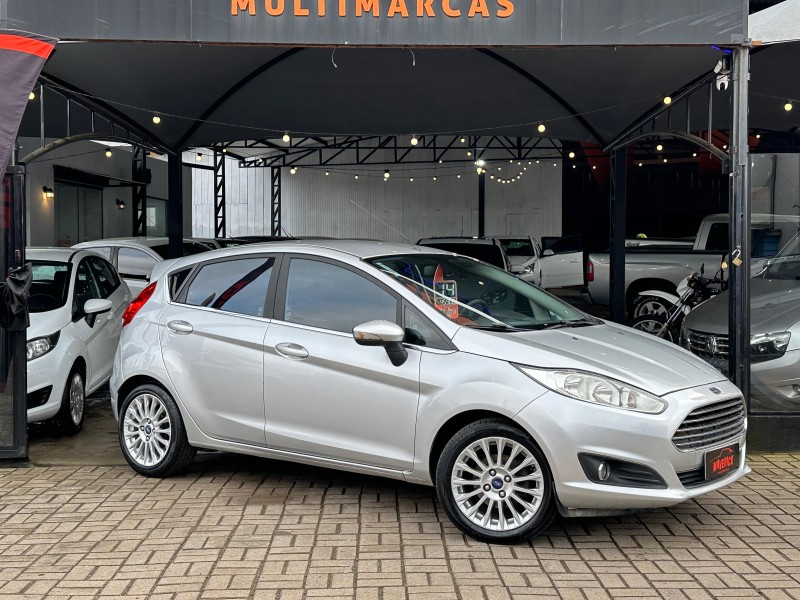 FIESTA 1.6 TITANIUM HATCH 16V FLEX 4P MANUAL - 2014 - LAGOA VERMELHA