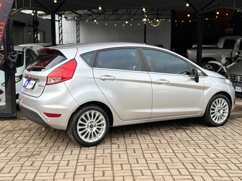 FIESTA 1.6 TITANIUM HATCH 16V FLEX 4P MANUAL - 2014 - LAGOA VERMELHA