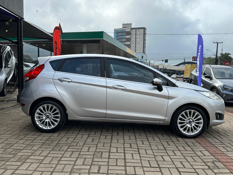 FIESTA 1.6 TITANIUM HATCH 16V FLEX 4P MANUAL - 2014 - LAGOA VERMELHA