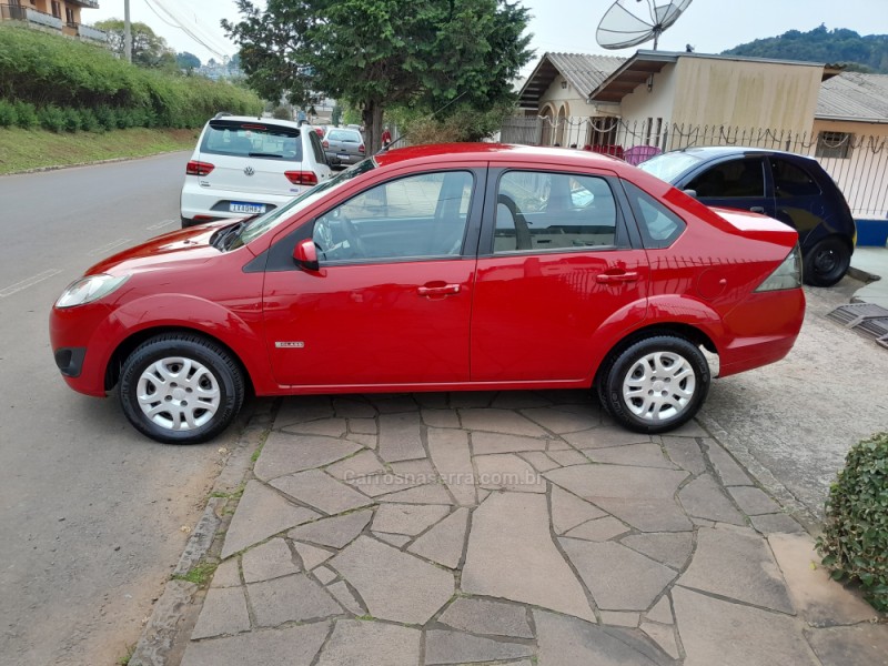 FIESTA 1.6 MPI SEDAN 8V FLEX 4P MANUAL - 2011 - NOVA PRATA