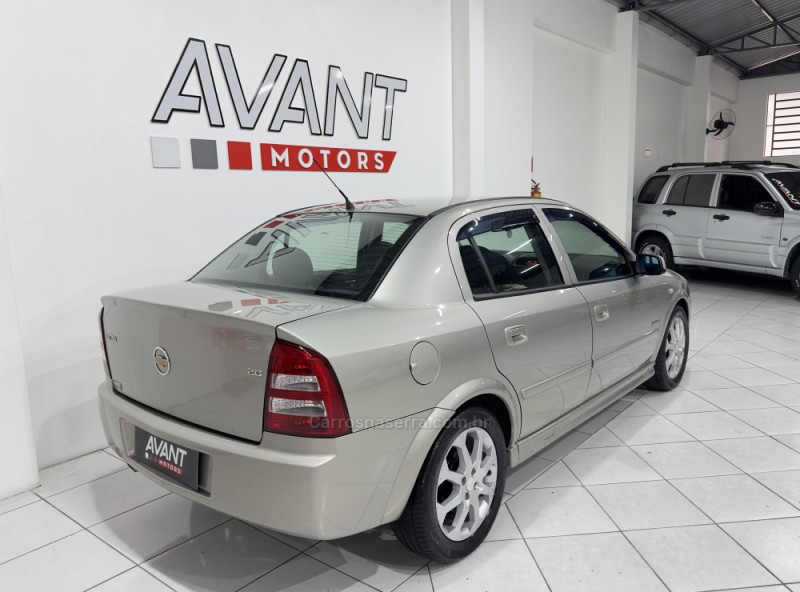 ASTRA 2.0 MPFI ADVANTAGE SEDAN 8V FLEX 4P MANUAL - 2010 - NOVO HAMBURGO