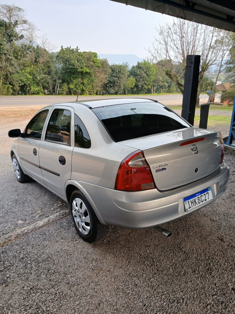 CORSA 1.0 MPFI MAXX 8V FLEX 4P MANUAL - 2005 - VALE REAL