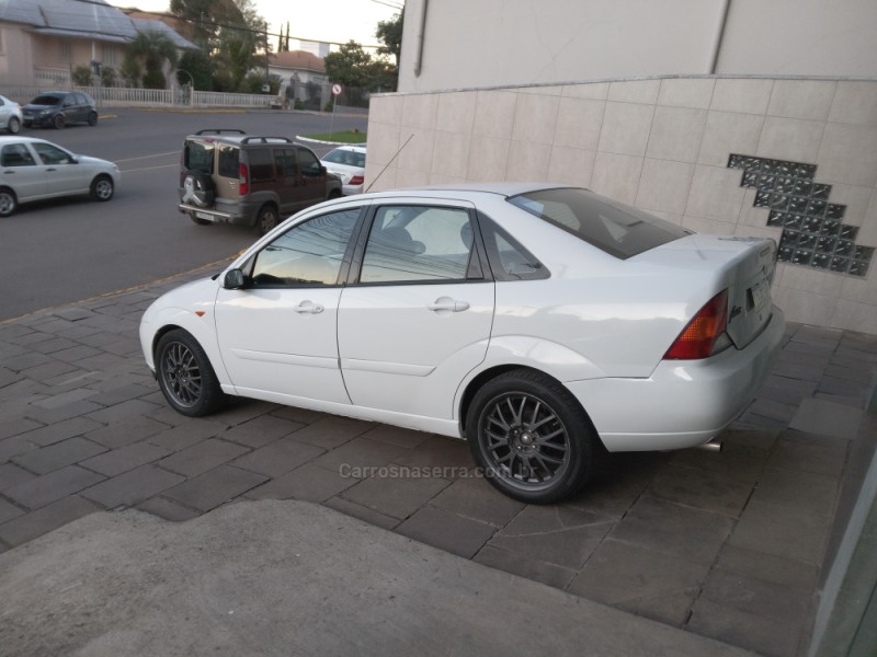 FOCUS 2.0 GLX SEDAN 16V GASOLINA 4P MANUAL - 2003 - GARIBALDI