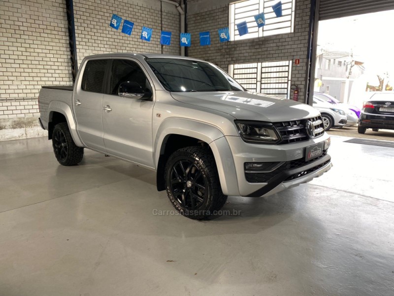 AMAROK 3.0 V6 TDI HIGHLINE CD DIESEL 4MOTION AUTOMÁTICO - 2018 - NOVO HAMBURGO