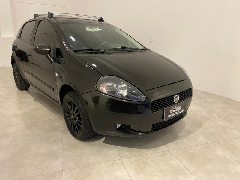 PUNTO 1.4 ATTRACTIVE ITALIA 8V FLEX 4P MANUAL - 2012 - BENTO GONçALVES