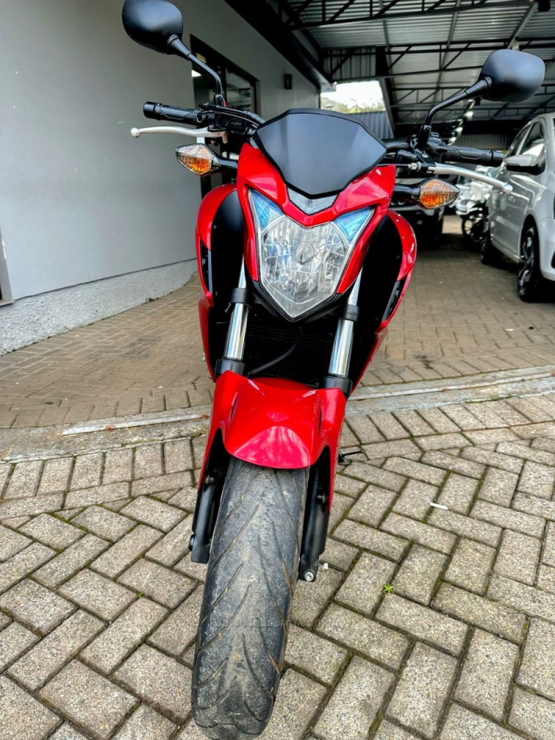 CB 500F  - 2014 - TRêS COROAS