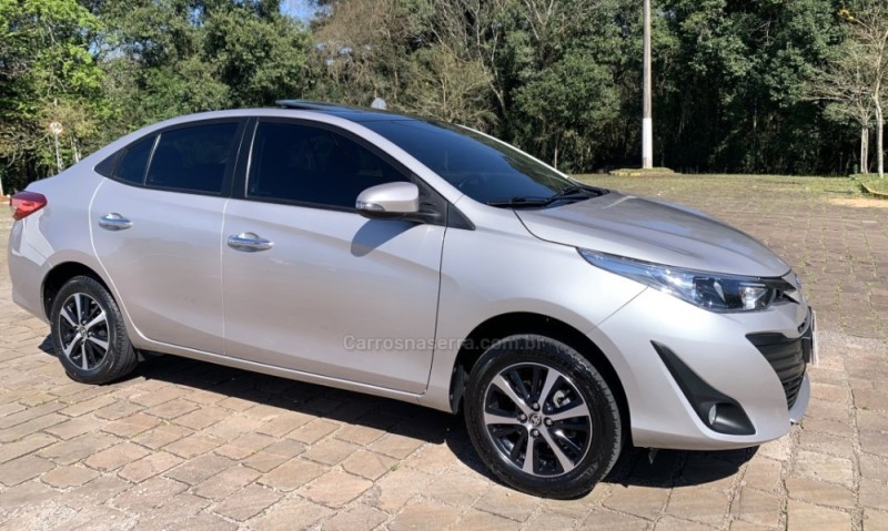 YARIS 1.5 XLS SEDAN 16V FLEX 4P AUTOMÁTICO