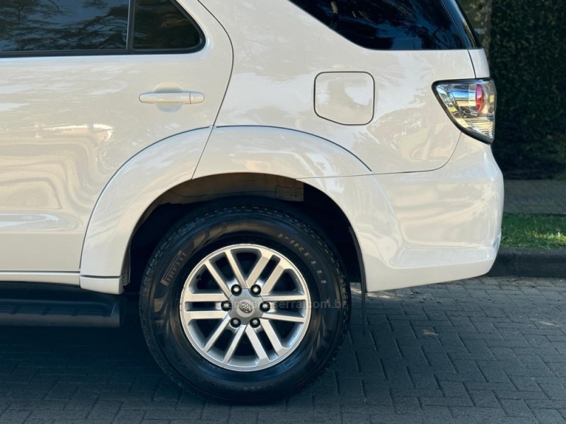 HILUX SW4 3.0 SRV 4X4 7 LUGARES 16V TURBO INTERCOOLER DIESEL 4P AUTOMÁTICO - 2013 - CAXIAS DO SUL