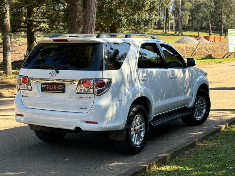 HILUX SW4 3.0 SRV 4X4 7 LUGARES 16V TURBO INTERCOOLER DIESEL 4P AUTOMÁTICO - 2013 - CAXIAS DO SUL