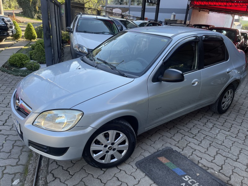 PRISMA 1.0 MPFI VHCE MAXX 8V FLEX 4P MANUAL - 2010 - NOVA PETRóPOLIS