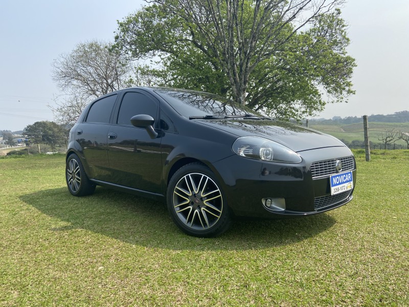 PUNTO 1.8 HLX 8V FLEX 4P MANUAL - 2009 - FARROUPILHA