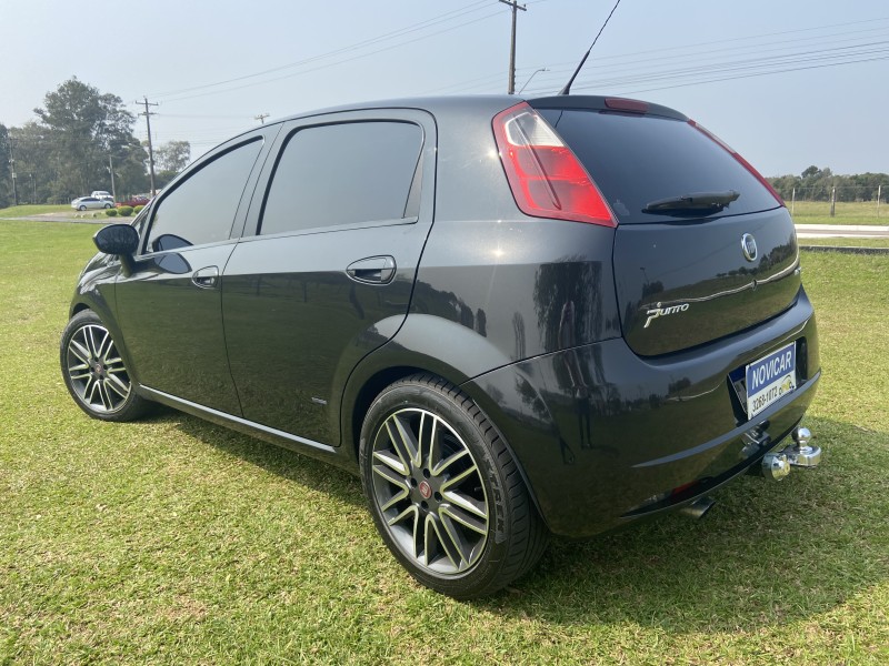 PUNTO 1.8 HLX 8V FLEX 4P MANUAL - 2009 - FARROUPILHA