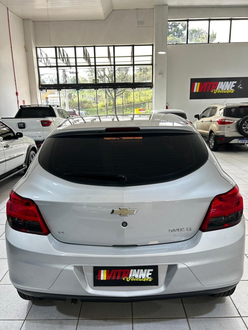 ONIX 1.4 MPFI LT 8V FLEX 4P MANUAL - 2013 - CAXIAS DO SUL