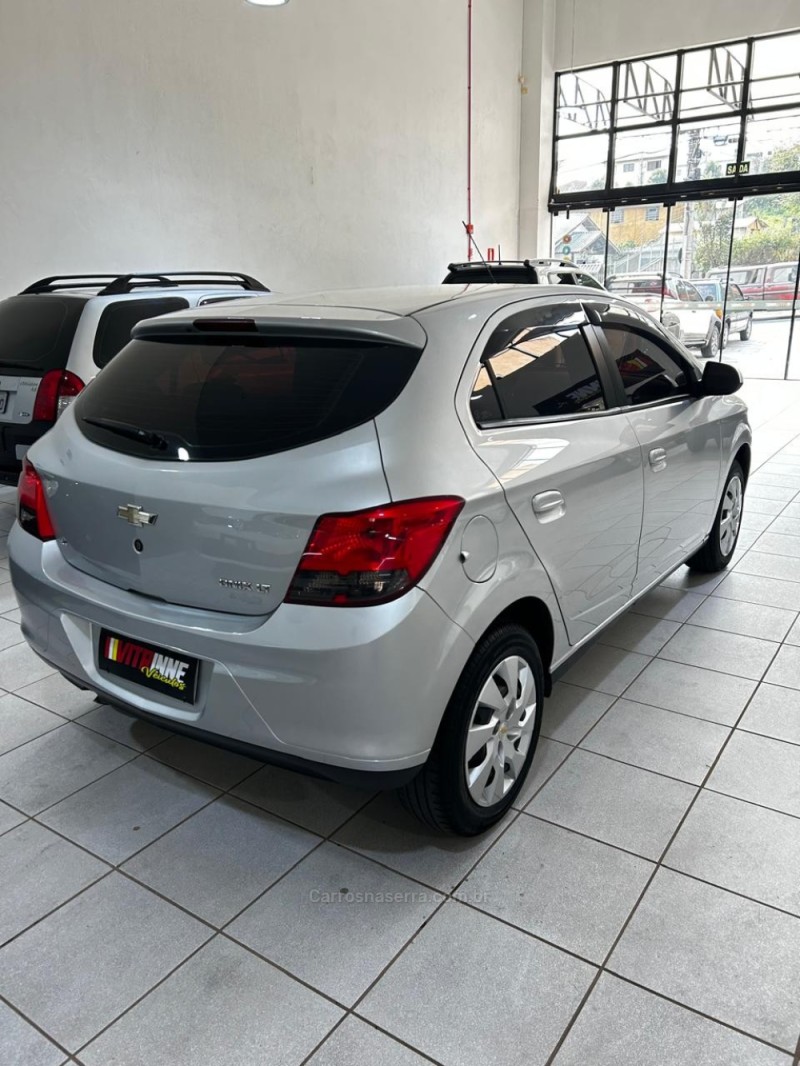 ONIX 1.4 MPFI LT 8V FLEX 4P MANUAL - 2013 - CAXIAS DO SUL