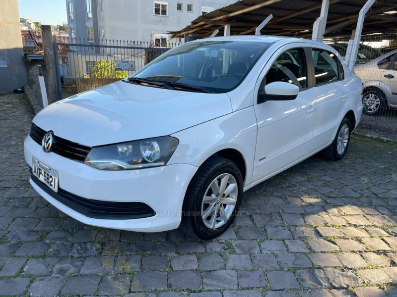 VOYAGE 1.0 MI TRENDLINE 8V FLEX 4P MANUAL - 2014 - FARROUPILHA