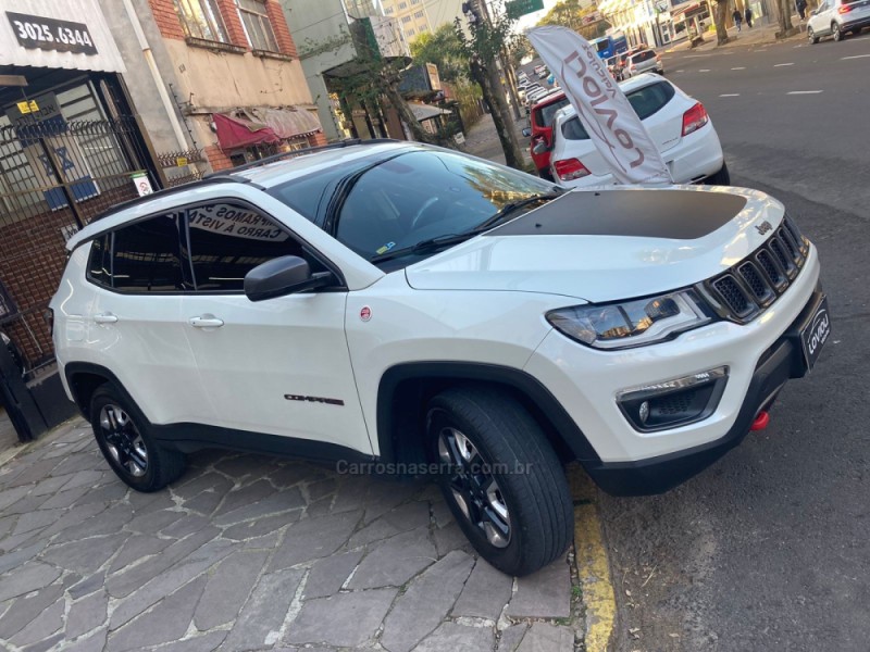 COMPASS 2.0 16V DIESEL TRAILHAWK 4X4 AUTOMÁTICO - 2018 - CAXIAS DO SUL