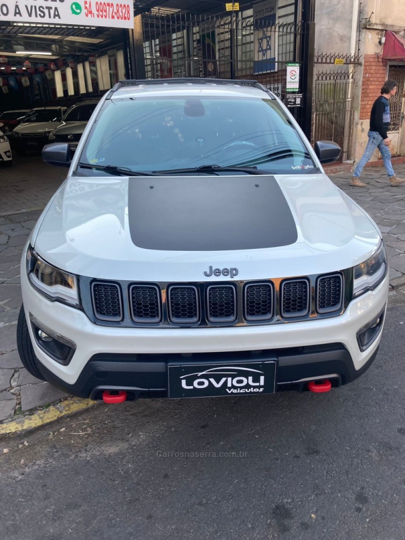 COMPASS 2.0 16V DIESEL TRAILHAWK 4X4 AUTOMÁTICO - 2018 - CAXIAS DO SUL