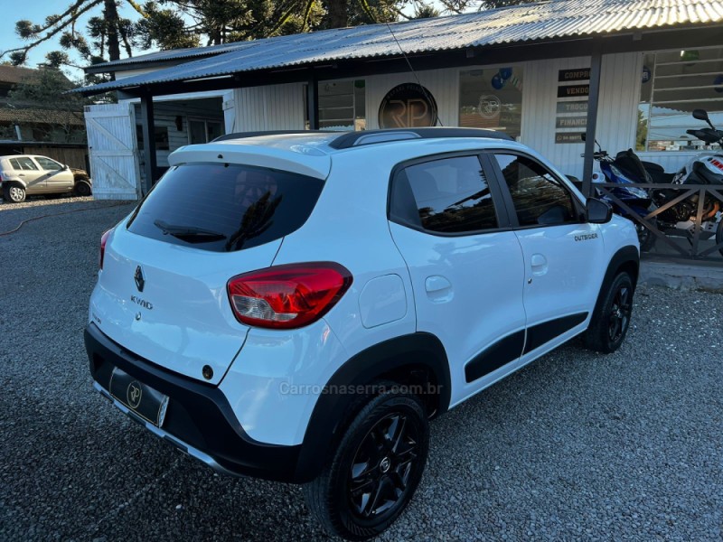 KWID 1.0 12V OUTSIDER FLEX 4P MANUAL - 2020 - CANELA