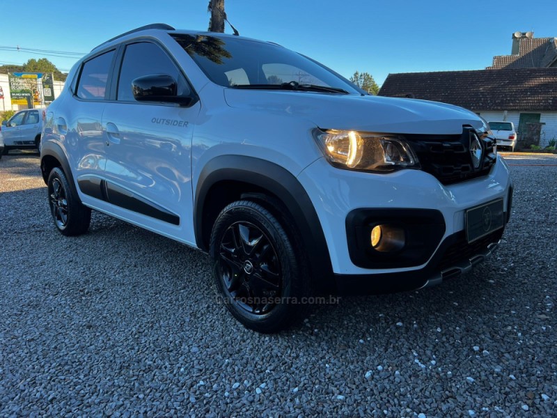 KWID 1.0 12V OUTSIDER FLEX 4P MANUAL - 2020 - CANELA