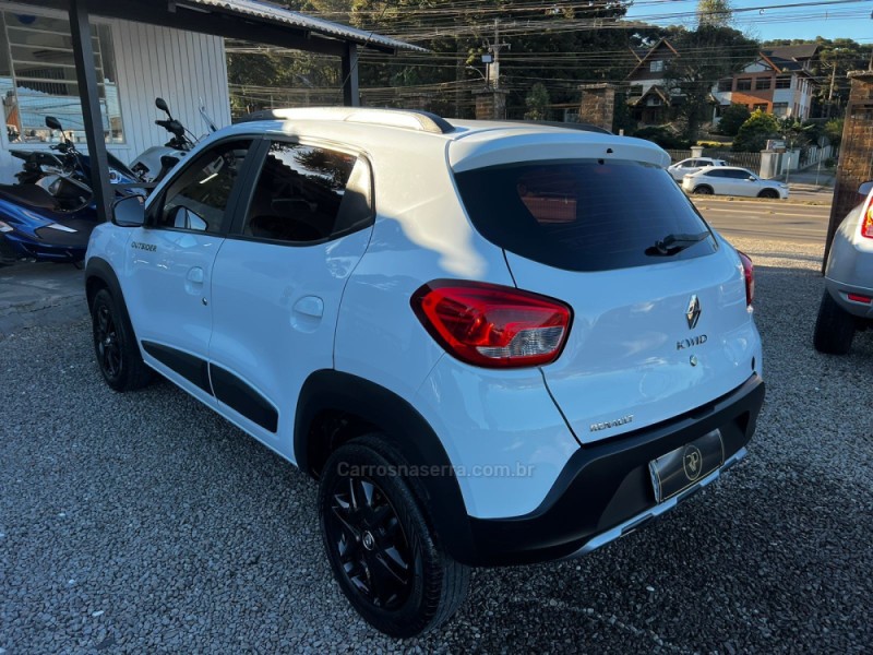 KWID 1.0 12V OUTSIDER FLEX 4P MANUAL - 2020 - CANELA