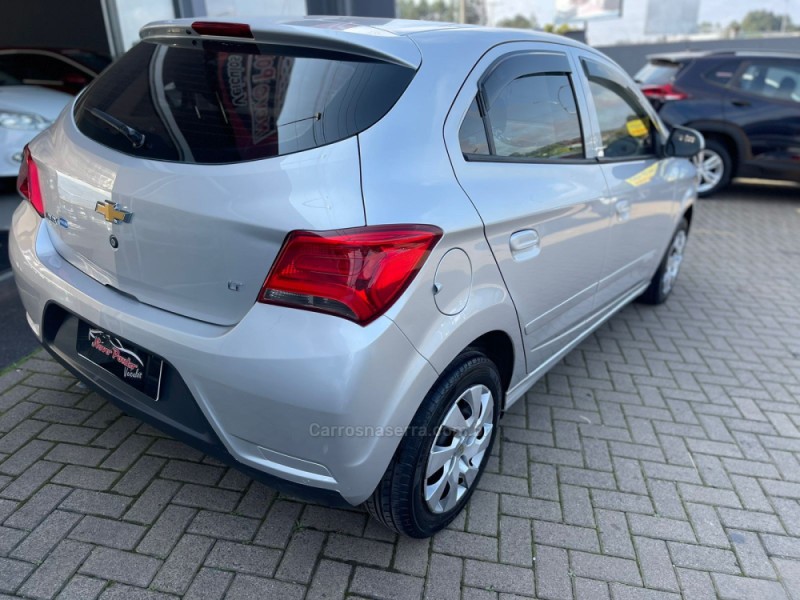 ONIX 1.0 LT 12V TURBO FLEX 4P MANUAL - 2018 - PAROBé