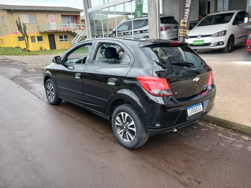 ONIX 1.4 MPFI LTZ 8V FLEX 4P MANUAL - 2015 - VACARIA