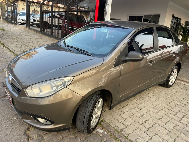 GRAND SIENA 1.4 MPI ATTRACTIVE 8V FLEX 4P MANUAL - 2014 - CAXIAS DO SUL