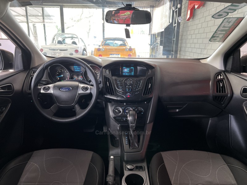 FOCUS 2.0 S SEDAN 16V FLEX 4P AUTOMÁTICO - 2015 - ESTâNCIA VELHA