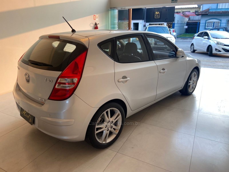 I30 2.0 MPI 16V GASOLINA 4P MANUAL - 2011 - CANELA