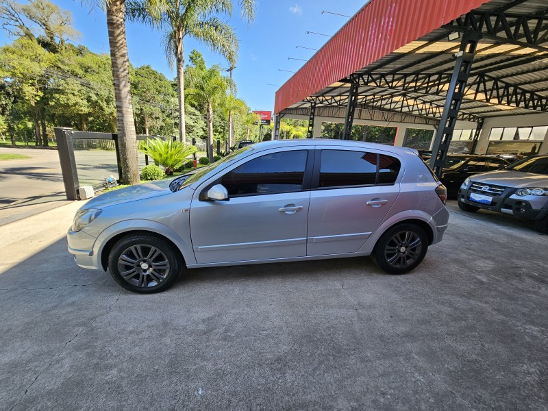 VECTRA 2.0 MPFI GT HATCH 8V FLEX 4P MANUAL - 2008 - CAXIAS DO SUL