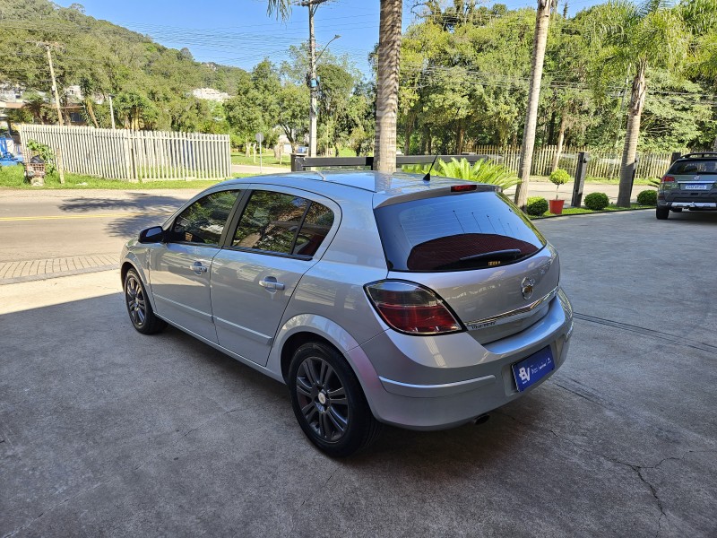 VECTRA 2.0 MPFI GT HATCH 8V FLEX 4P MANUAL - 2008 - CAXIAS DO SUL