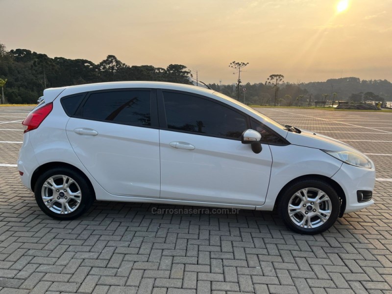 FIESTA 1.5 SE HATCH 16V FLEX 4P MANUAL - 2014 - CAXIAS DO SUL