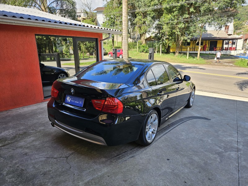 318I 2.0 SEDAN 16V GASOLINA 4P AUTOMÁTICO - 2012 - CAXIAS DO SUL