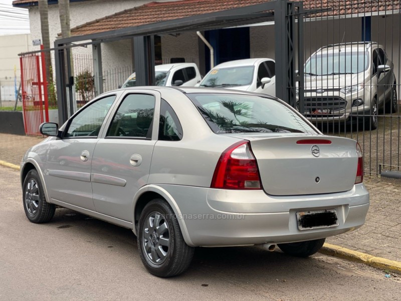 CORSA 1.8 MPFI PREMIUM SEDAN 8V FLEX 4P MANUAL - 2005 - PAROBé