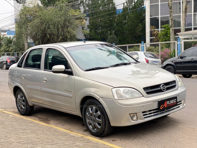 CORSA 1.8 MPFI PREMIUM SEDAN 8V FLEX 4P MANUAL - 2005 - PAROBé