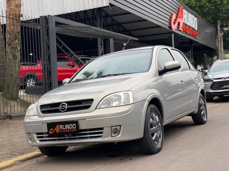 CORSA 1.8 MPFI PREMIUM SEDAN 8V FLEX 4P MANUAL - 2005 - PAROBé