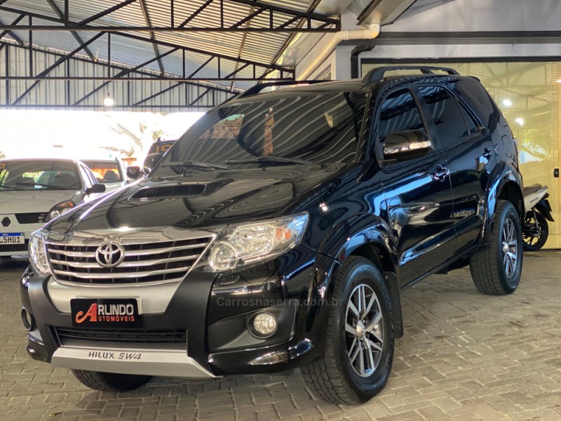 HILUX SW4 3.0 SRV 4X4 7 LUGARES 16V TURBO INTERCOOLER DIESEL 4P AUTOMÁTICO - 2013 - PAROBé