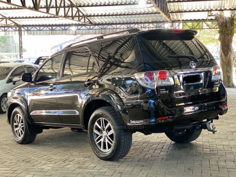 HILUX SW4 3.0 SRV 4X4 7 LUGARES 16V TURBO INTERCOOLER DIESEL 4P AUTOMÁTICO - 2013 - PAROBé